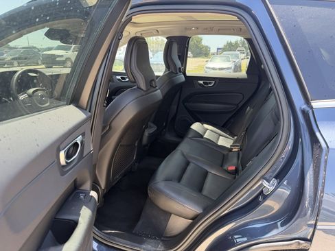 Used 2023 Volvo XC60 B5 Core w/ Climate Package AWD/4WD image 13