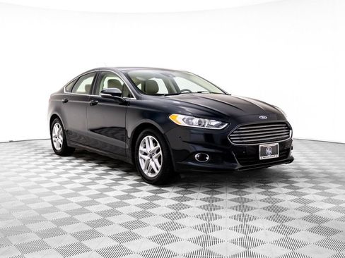 Used 2014 Ford Fusion SE w/ Equipment Group 202A image 11
