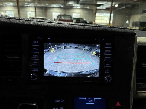 Used 2018 Toyota Sienna XLE w/ XLE Navigation Package image 26
