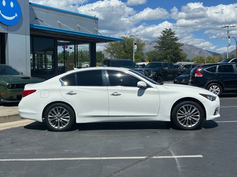 Used 2017 INFINITI Q50 3.0t Premium RWD image 2