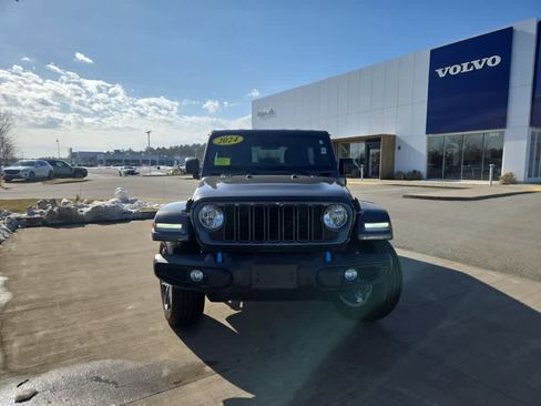 Used 2024 Jeep Wrangler Sport S w/ Convenience Group image 3