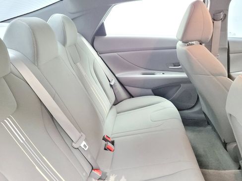 Used 2024 Hyundai Elantra SEL FWD image 19