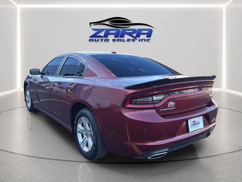Used 2019 Dodge Charger SXT RWD image 5
