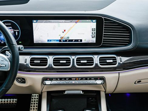 Certified 2023 Mercedes-Benz GLS 580 4MATIC image 11