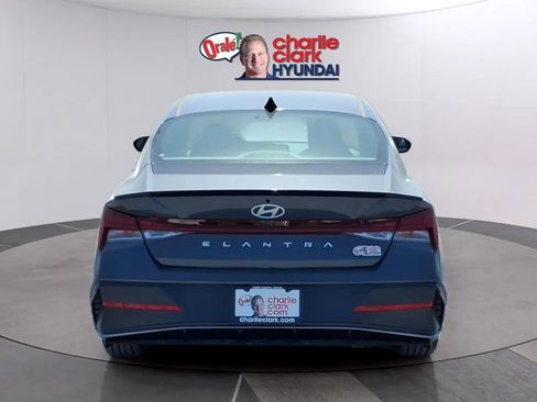 New 2026 Hyundai Elantra SEL Sport Premium FWD image 4