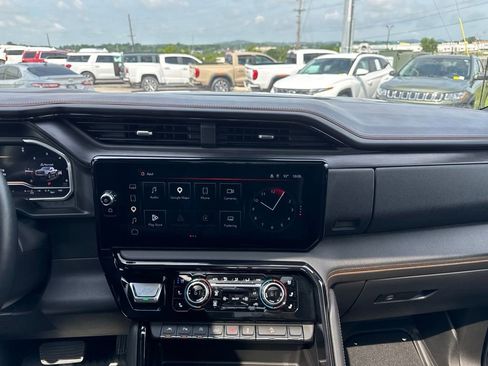 Used 2024 GMC Sierra 1500 AT4 w/ Technology Package AWD/4WD image 20