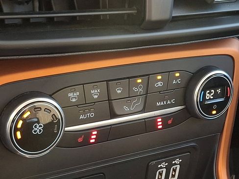 Used 2021 Ford EcoSport SE w/ SE Convenience Package image 16