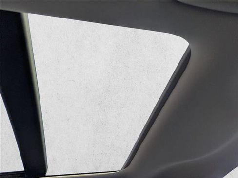 Used 2017 Kia Cadenza Technology image 20