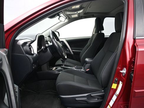 Used 2018 Toyota RAV4 XLE w/ Plus Extra Value Package AWD/4WD image 7