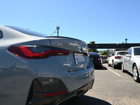 Used 2023 BMW i4 eDrive40 w/ M Sport Package RWD image 17