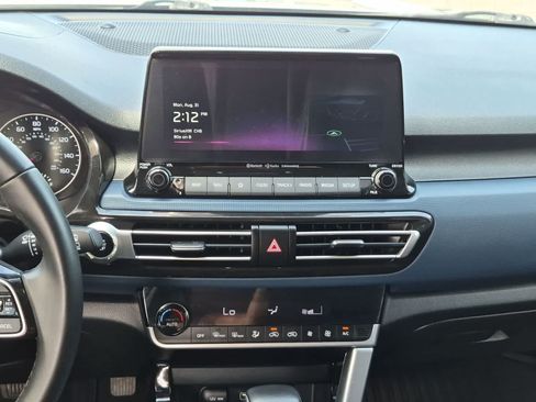 Used 2023 Kia Seltos S w/ Navigation Package FWD image 13
