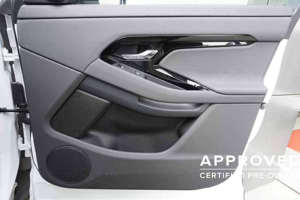 Used 2026 Land Rover Range Rover Evoque S AWD/4WD image 21