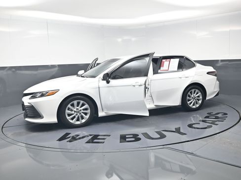 Used 2023 Toyota Camry LE FWD image 22