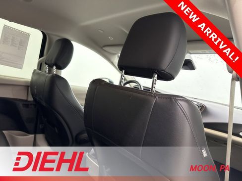 Used 2019 Chrysler Pacifica Touring-L w/ Advanced Safetytec Group image 14