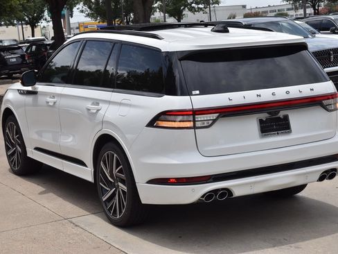 New 2026 Lincoln Aviator Black Label w/ Jet Appearance Package AWD/4WD image 9