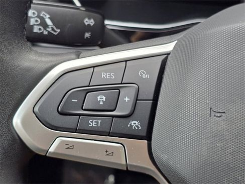 Used 2024 Volkswagen Jetta SE image 12