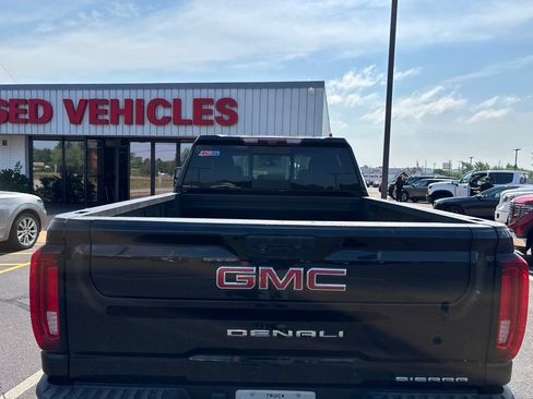 Certified 2021 GMC Sierra 2500 Denali w/ Denali Ultimate Package AWD/4WD image 3