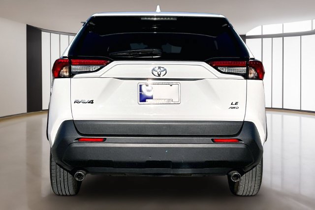 Used 2025 Toyota RAV4 LE AWD/4WD image 5