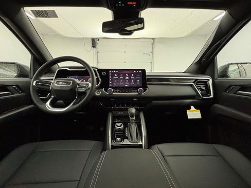 New 2026 GMC Canyon Elevation w/ Convenience Package image 2