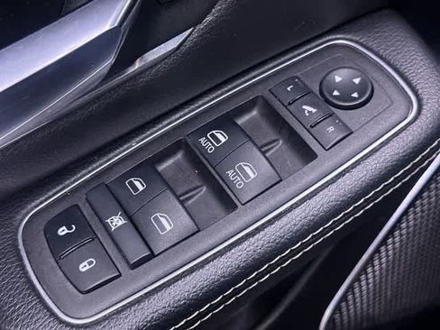 Used 2024 RAM 1500 Laramie image 20