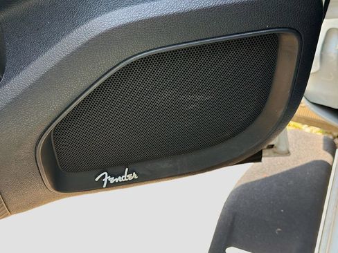 Used 2024 Nissan Titan PRO-4X w/ Pro-4x Convenience Package image 11