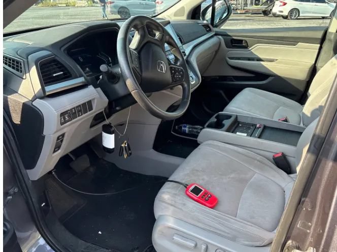 Used 2019 Honda Odyssey EX image 3