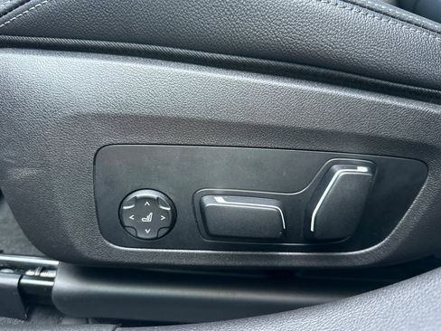 Used 2025 BMW 330i Sedan w/ Convenience Package image 14