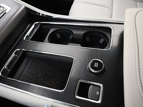 New 2026 Lincoln Aviator AWD w/ Jet Appearance Package image 32