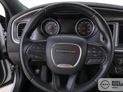 Used 2022 Dodge Charger SXT RWD image 10