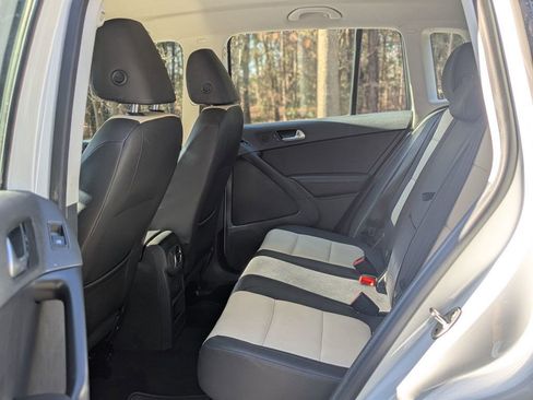 Used 2017 Volkswagen Tiguan S image 15