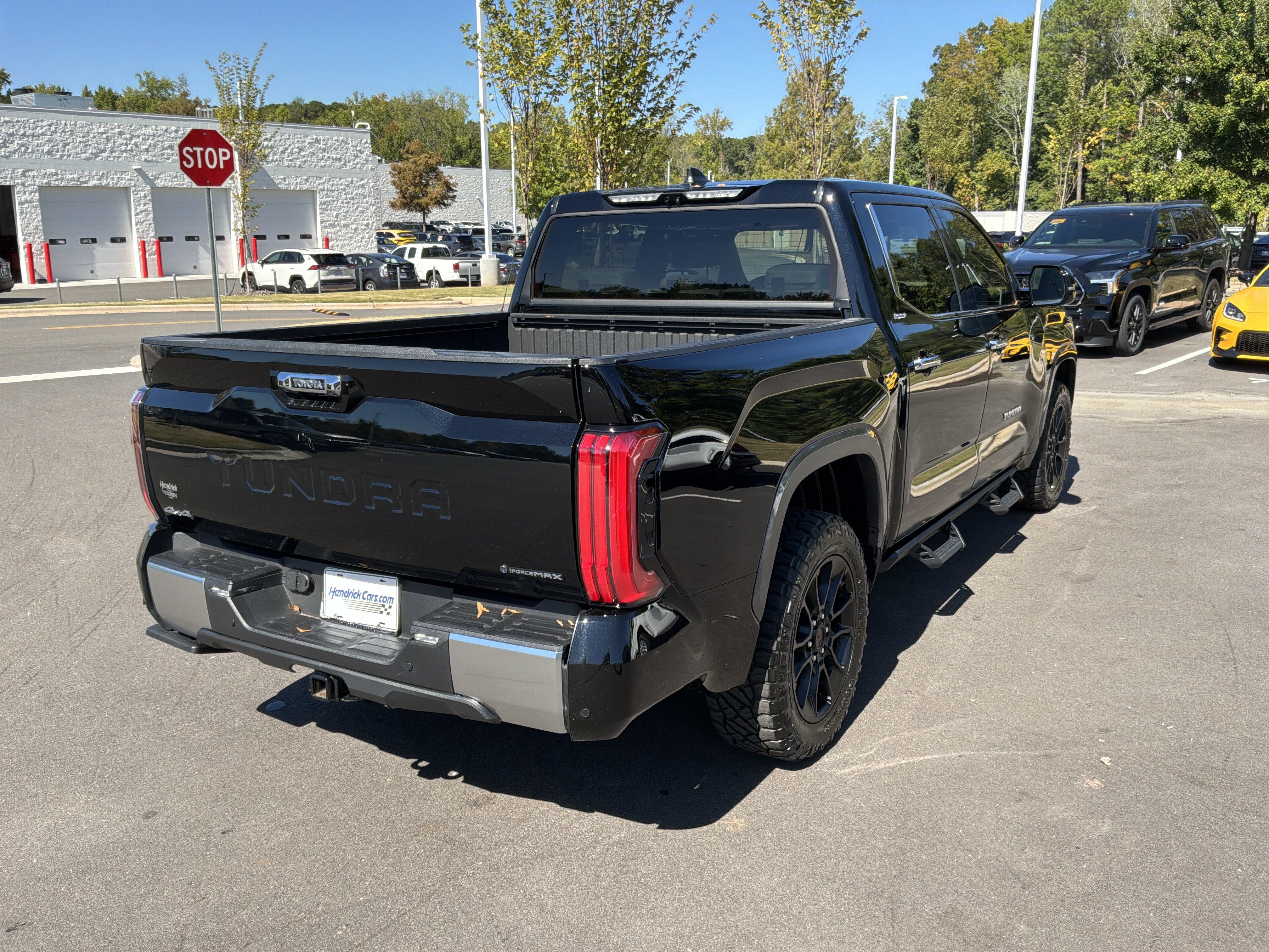 Used 2025 Toyota Tundra Limited AWD/4WD image 10