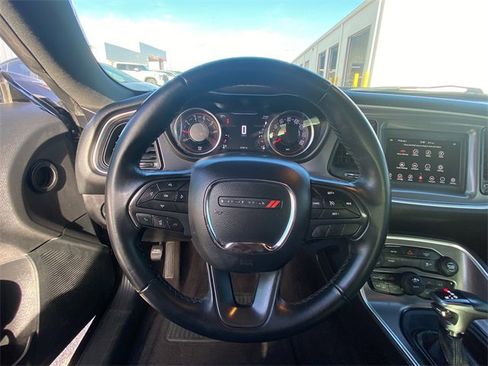 Used 2019 Dodge Challenger SXT image 19