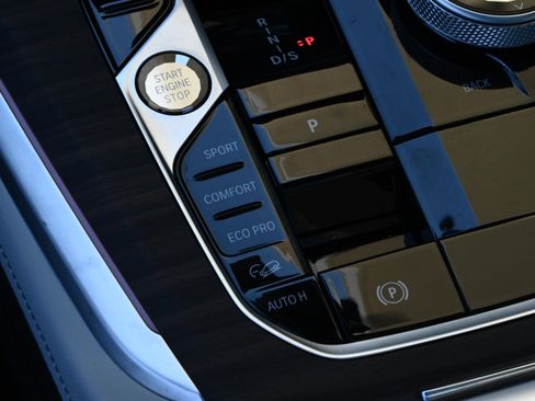 Certified 2025 BMW X5 xDrive40i w/ Executive Package image 21