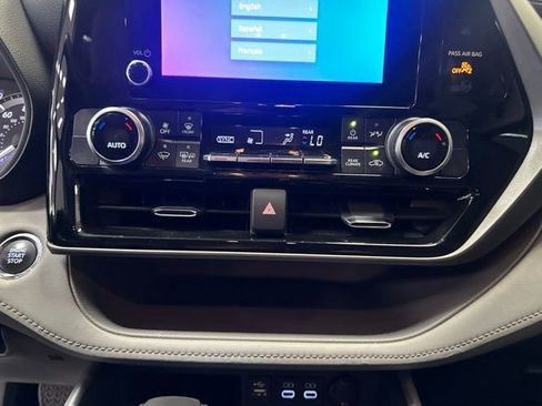 Used 2023 Toyota Highlander L FWD image 15