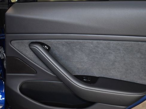 Used 2018 Tesla Model 3 Long Range RWD image 21