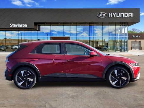 New 2026 Hyundai Ioniq 5 SEL AWD/4WD image 4
