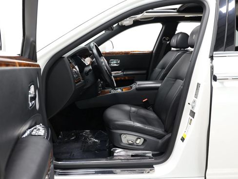Used 2013 Rolls-Royce Ghost RWD image 15