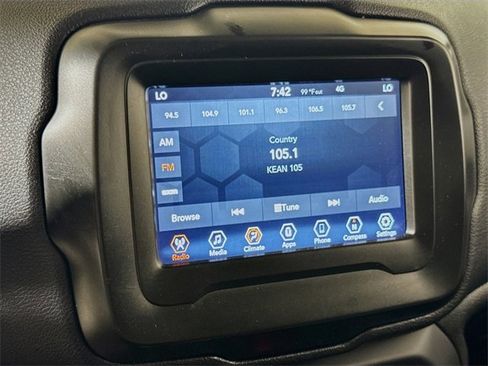 Used 2021 Jeep Renegade Latitude image 12