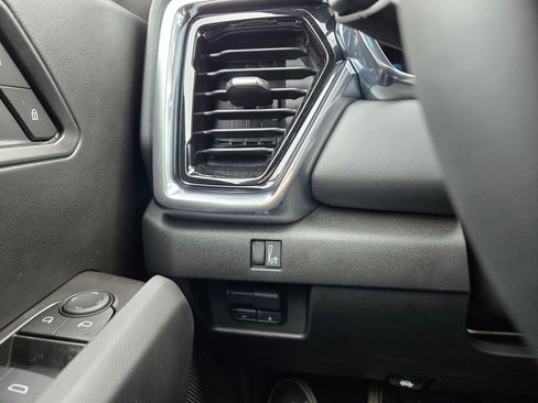 New 2025 GMC Canyon Elevation w/ Convenience Package image 13