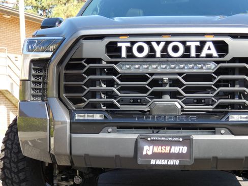 Used 2025 Toyota Tundra Limited AWD/4WD image 17