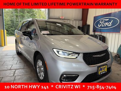 Used 2024 Chrysler Pacifica Touring-L