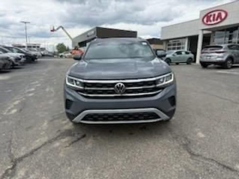 Used 2021 Volkswagen Atlas Cross Sport SE FWD image 2