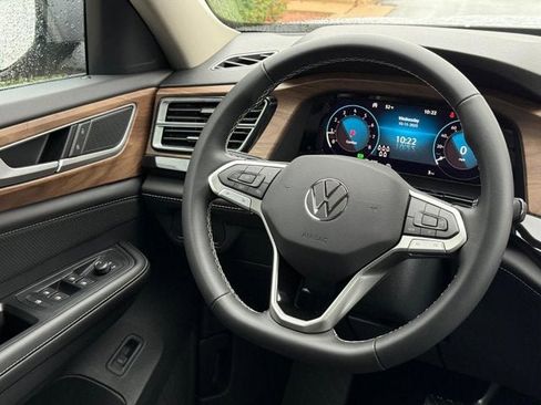 New 2026 Volkswagen Atlas SE image 10
