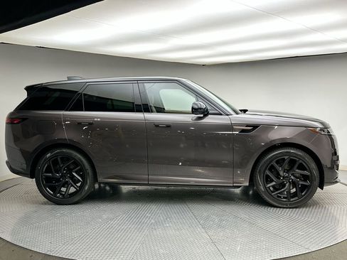 New 2026 Land Rover Range Rover Sport Dynamic SE AWD/4WD image 12