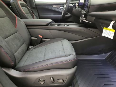 New 2025 Chevrolet Blazer EV RS image 17