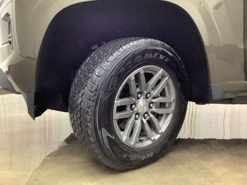 Used 2023 Chevrolet Colorado LT w/ LT Convenience Package II image 27