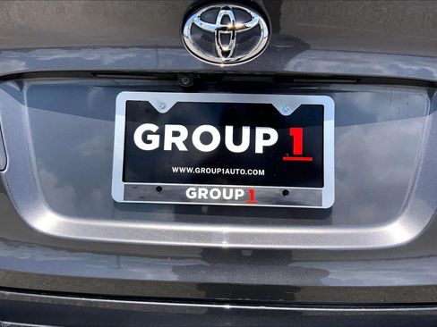 Used 2019 Toyota C-HR Limited FWD image 10