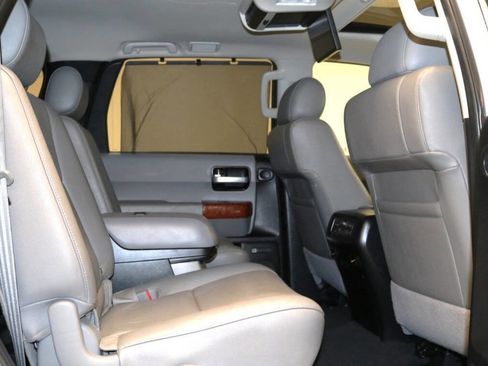 Used 2020 Toyota Sequoia Platinum image 21