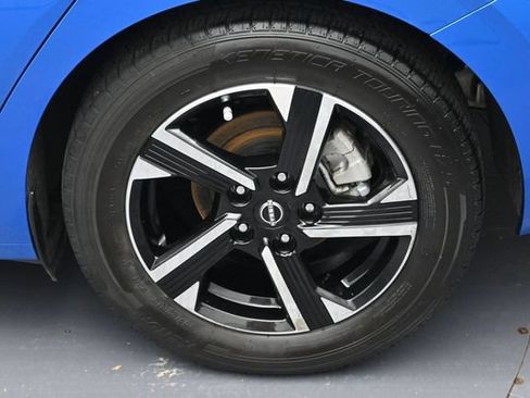 Used 2025 Nissan Sentra SV FWD image 8