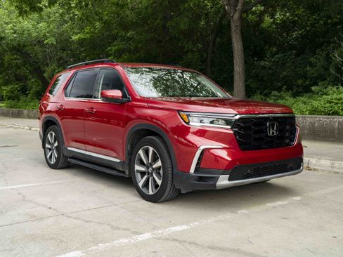 Used 2024 Honda Pilot Elite image 2